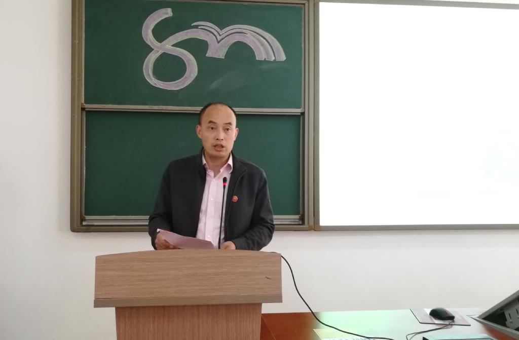 贺小荣主持